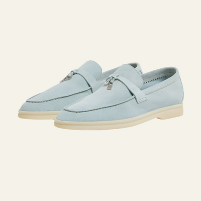 Frontansicht der Damen Loafers in himmelblauem Suede