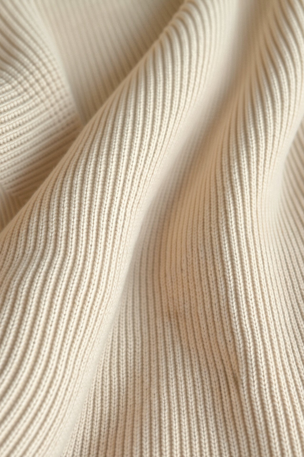 Rückansicht-Detail des Herren Zip-Up Hoodies in klassischer Baumwollmischung