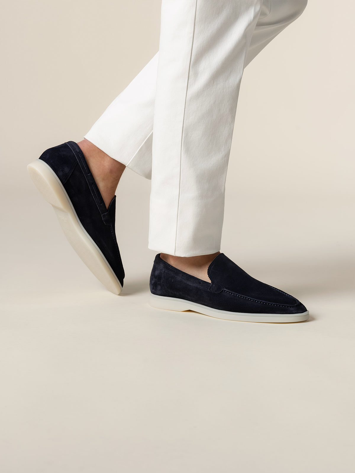 Sohlen-Detail der Herren Loafers in Navy Suede