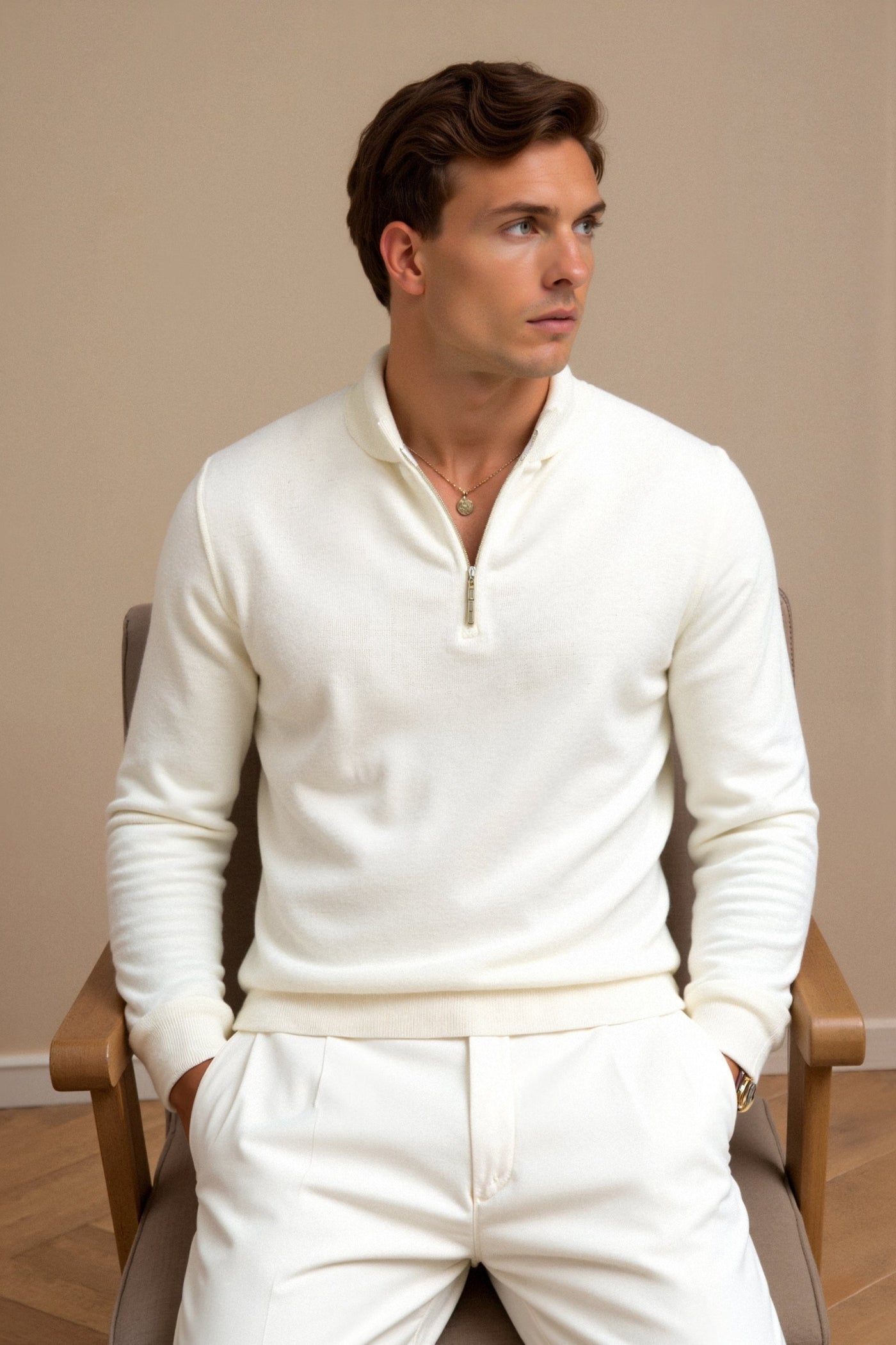 Nahaufnahme des Herren Zip-Up Hoodies in klassischer Baumwollmischung