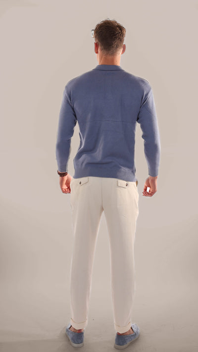 Rückansicht des Langarm-Poloshirts Blau