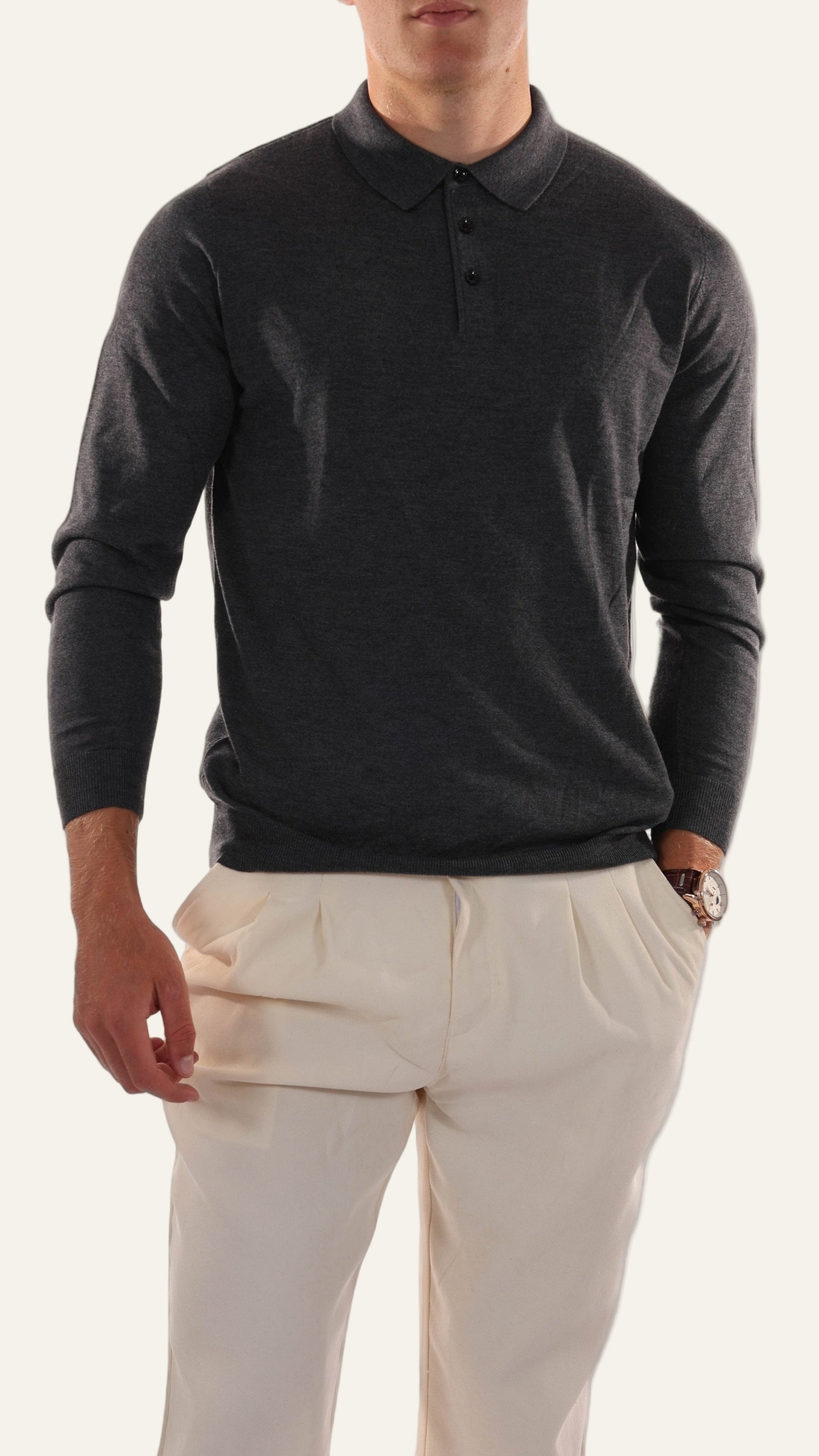 Frontansicht des Langarm-Poloshirts Schwarz