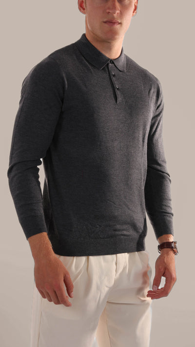 Seitenansicht des Langarm-Poloshirts Schwarz