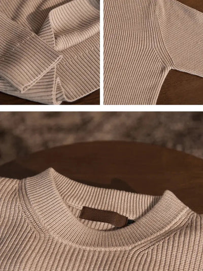 Detail des Zopfmusters des Rippstrickpullovers in Beige